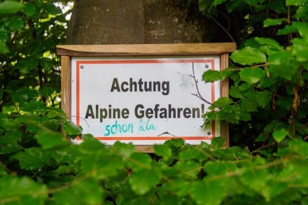 Info: Achtung Alpine Gefahren