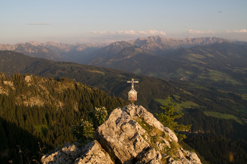 Vom Alpenblick aus auf das Burgberger Hörnle und Grünten Haus<br />(Sonthofen - Oberallgäu / 2009)