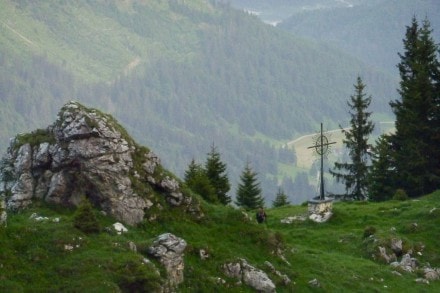 Tannheimer Tal: Gedenktafel an die Bergtoten (Nesselwngle)