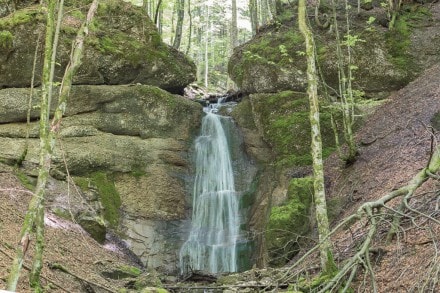 Oberallgäu: Wasserfall im Weißenbachtobel (Oberstaufen)