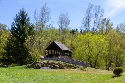 Westallgäu: Gedeckte Holzbrücke über die Untere Argen (Isny)