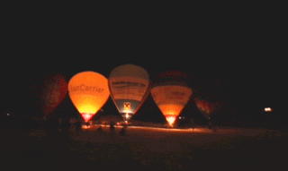 Tirol: Ballonglhen in Jungholz mit Feuerwerk (Jungholz)