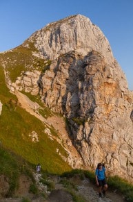 Ammergauer Berge: Von Pflach aus auf den imposanten Berg, den Säuling (Reutte)