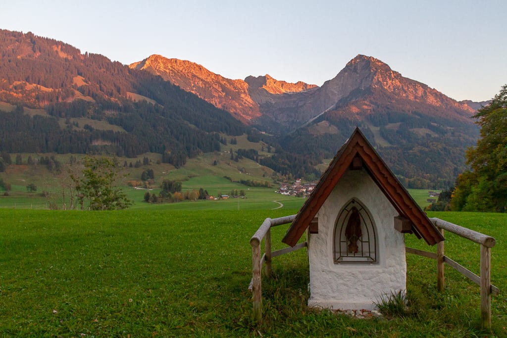 Burgkirche-St.Michael und Einkehr im Moorstüble (Oberstdorf - Oberallgäu / 2018)