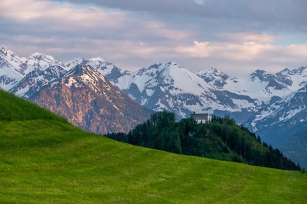 Oberallgäu: Wanderweg zum Burgstall Hinang und Burgegg zum Eichhörnchenwald und zum Illerursprung (Sonthofen)