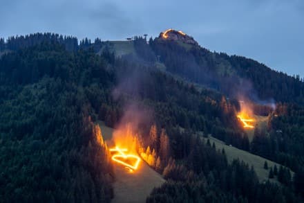 Tannheimer Tal: Herz Jesu-Feuer im Tannheimer Tal (Nesselwängle)