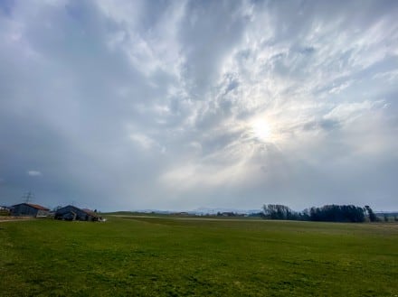 Burgstall Gfällmühle, Motte Dietmannsried und Sühnekreuz