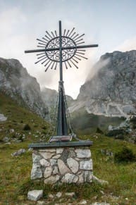 Tannheimer Tal: Gedenktafel an die Bergtoten (Nesselwngle)