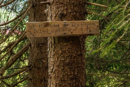 Info: Haltet die Landschauft sauber!<br/><br/>Warnung Windbachtobel